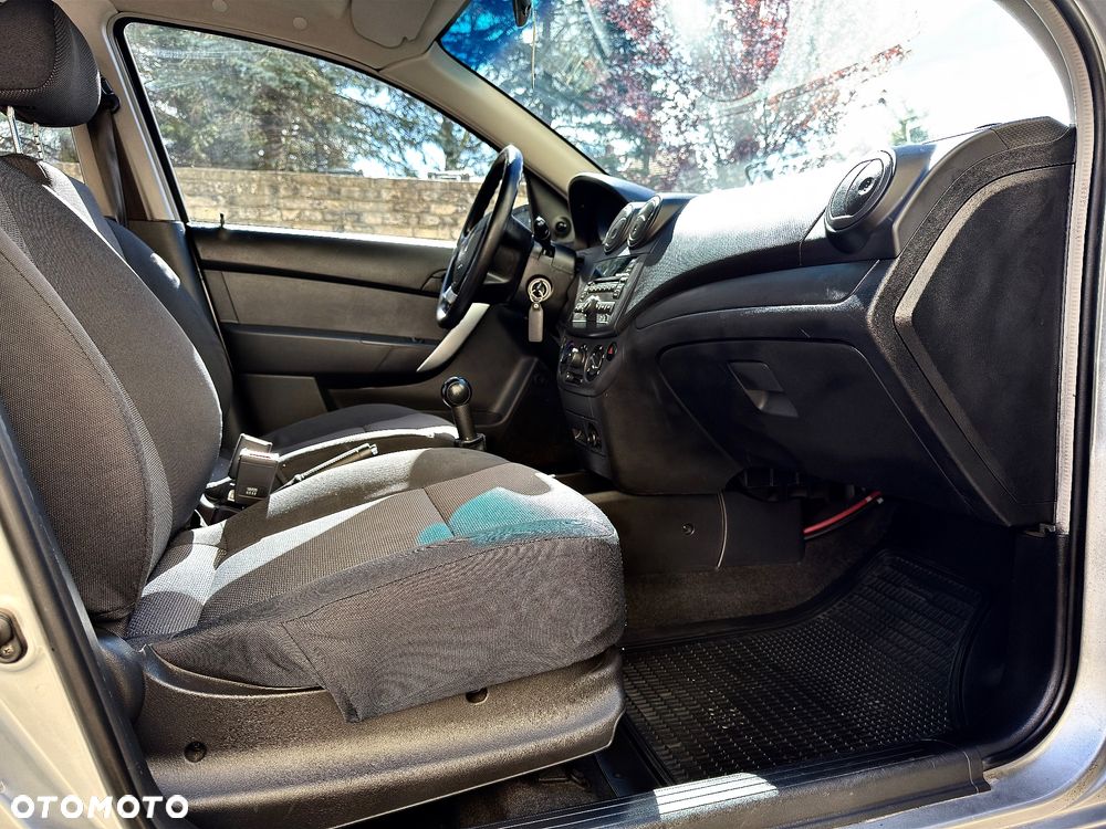 Chevrolet Aveo 1.2 16V LS - 11