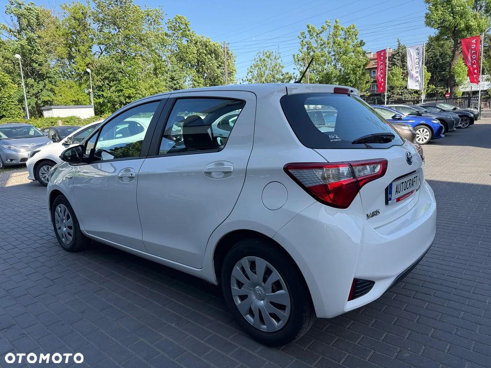 Toyota Yaris Hybrid 100 Active - 30