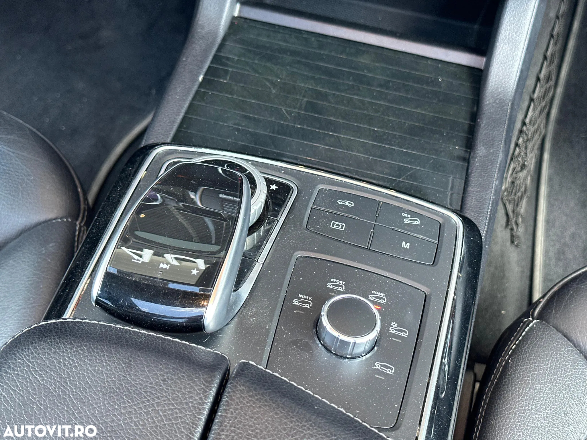 Mercedes-Benz GLS 400 4MATIC Aut - 24