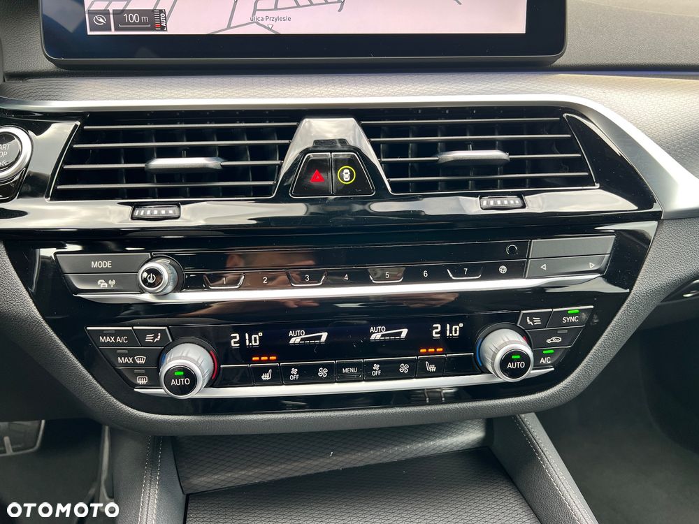 BMW Seria 5 530i xDrive M Sport sport - 22