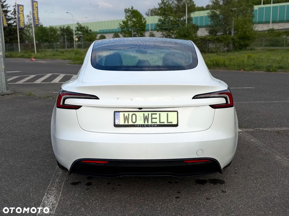 Tesla Model 3 - 4
