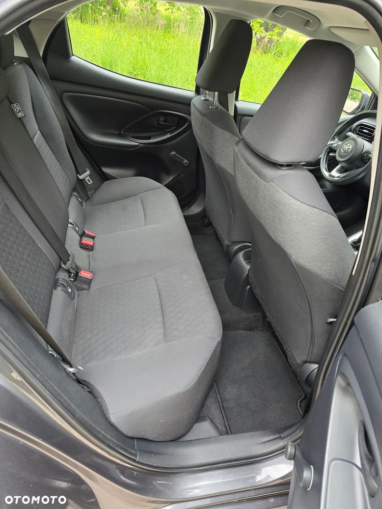 Toyota Yaris 1.0 Premium - 27