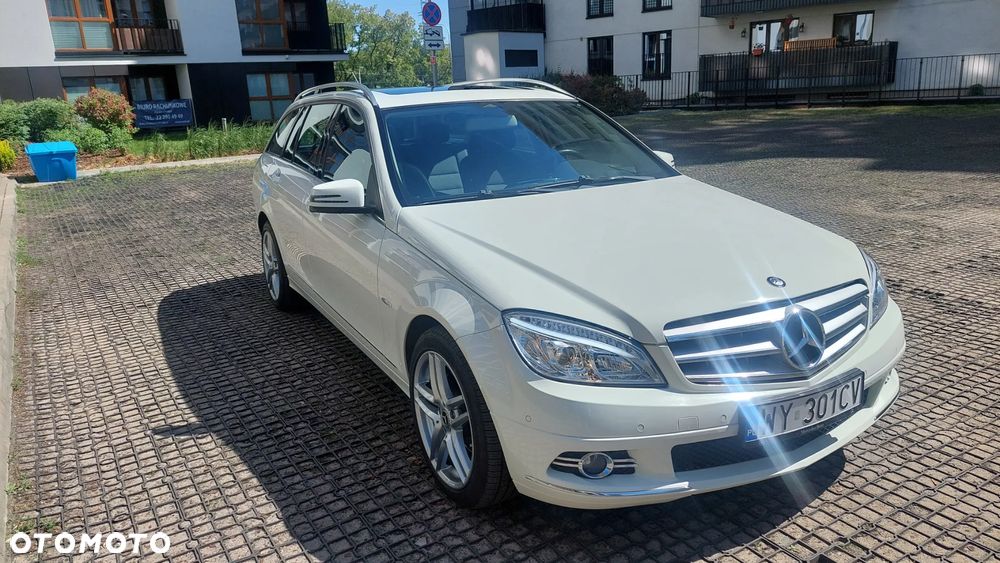 Mercedes-Benz Klasa C 220 T CDI DPF Automatik BlueEFFICIENCY Avantgarde - 2