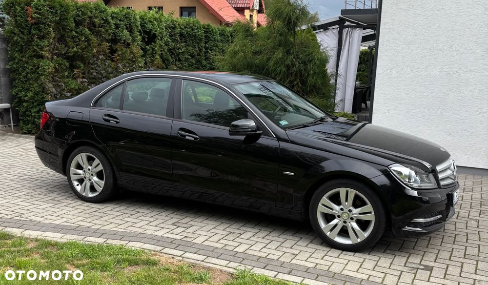 Mercedes-Benz Klasa C 180 CGI Automatik BlueEFFICIENCY Avantgarde - 19