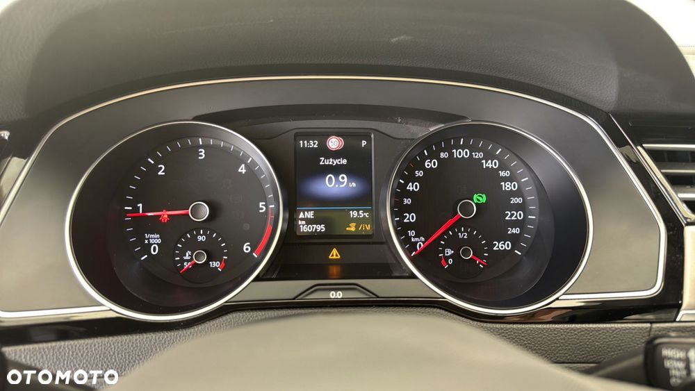 Volkswagen Passat - 15