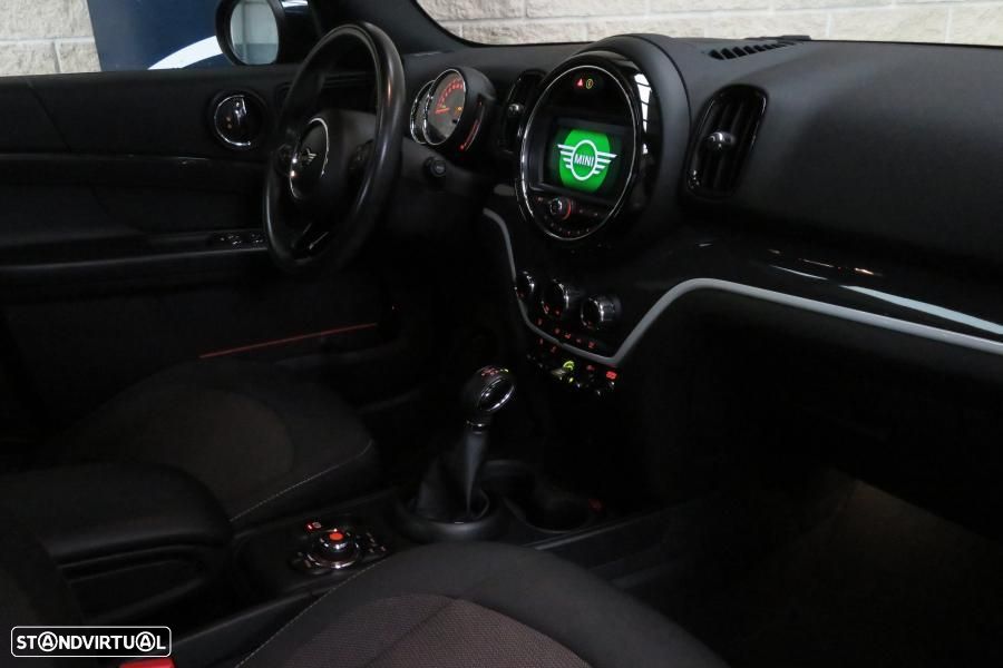 MINI Countryman Cooper SE ALL4 Auto - 9