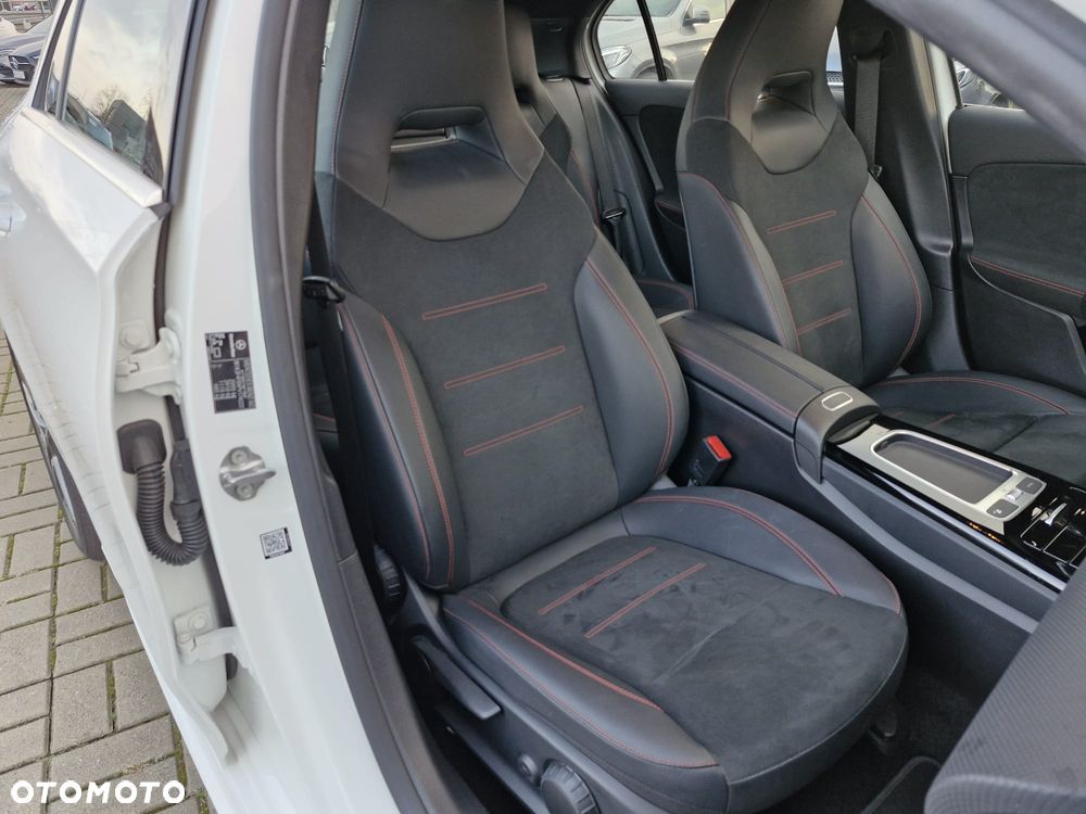 Mercedes-Benz Klasa A 220 4-Matic AMG Line 7G-DCT - 18