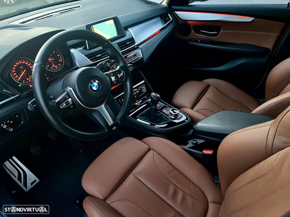BMW 216 Active Tourer d Pack M - 12