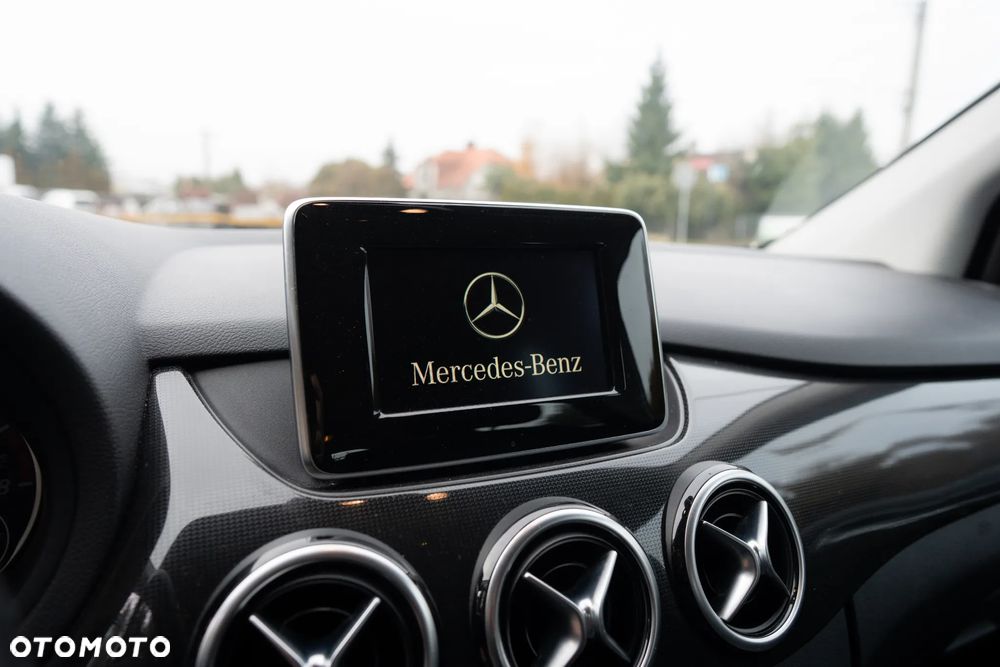 Mercedes-Benz Klasa B 180 BlueEFFICIENCY Edition - 20