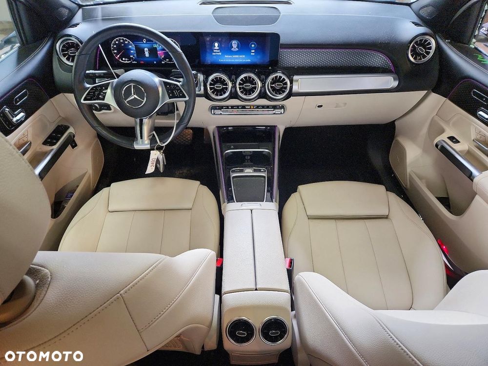 Mercedes-Benz GLB - 9