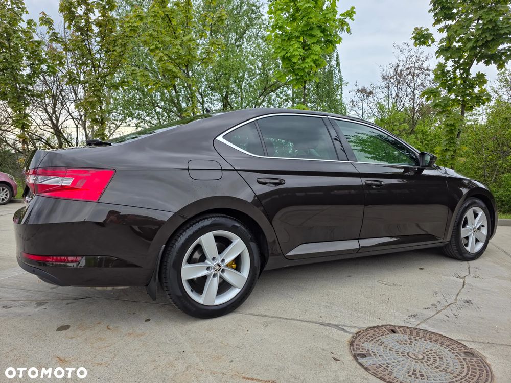 Skoda Superb 2.0 TSI Ambition DSG - 10