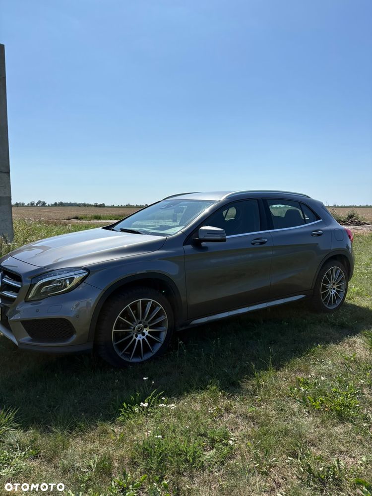 Mercedes-Benz GLA 200 7G-DCT - 3