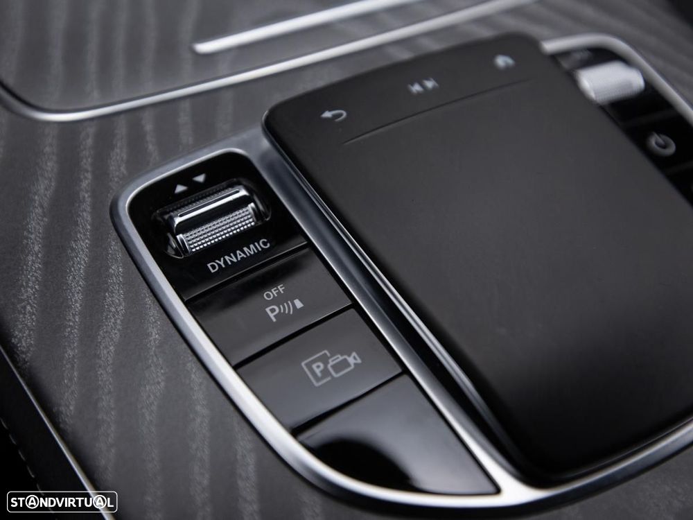 Mercedes-Benz E 300 de 4Matic 9G-TRONIC AMG Line - 26