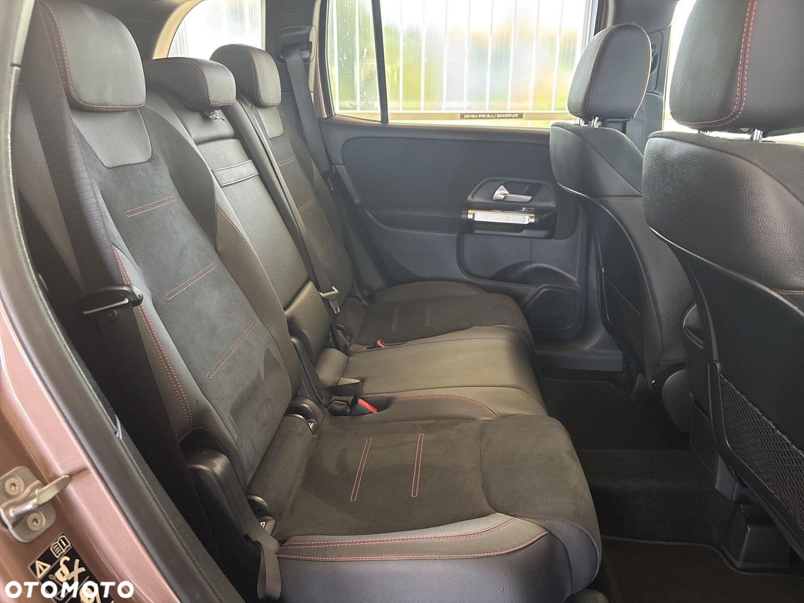 Mercedes-Benz GLB - 21