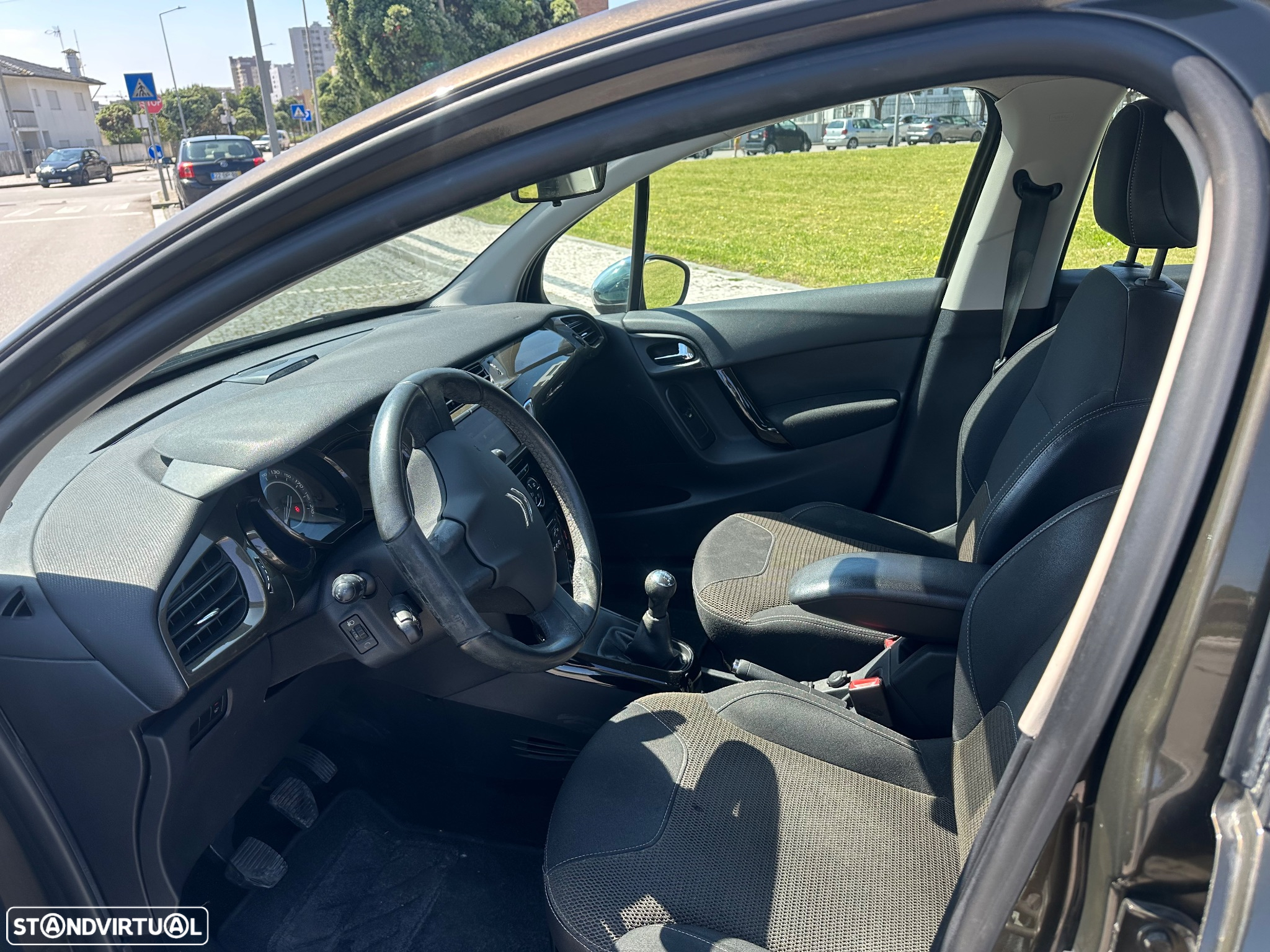 Citroën C3 1.6 e-HDi Exclusive 95g - 8