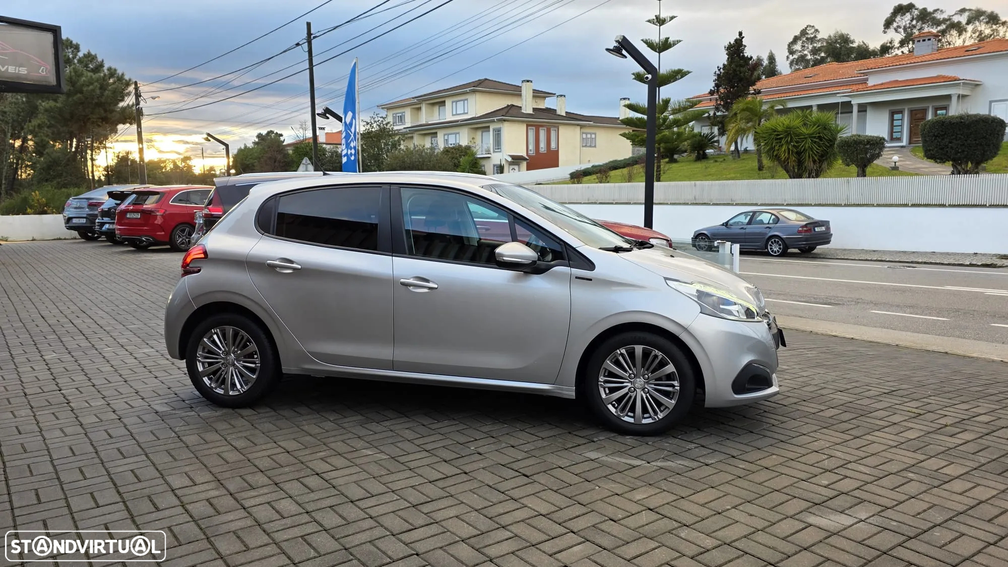 Peugeot 208 1.5 BlueHDi Signature - 8