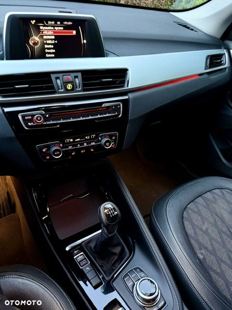 BMW X1 sDrive18d Sport Line - 12