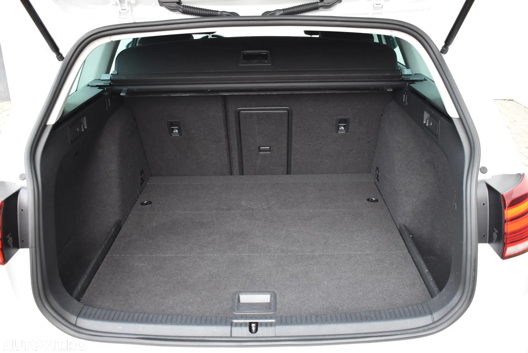Volkswagen Golf Variant 2.0 TDI SCR DSG Highline - 28
