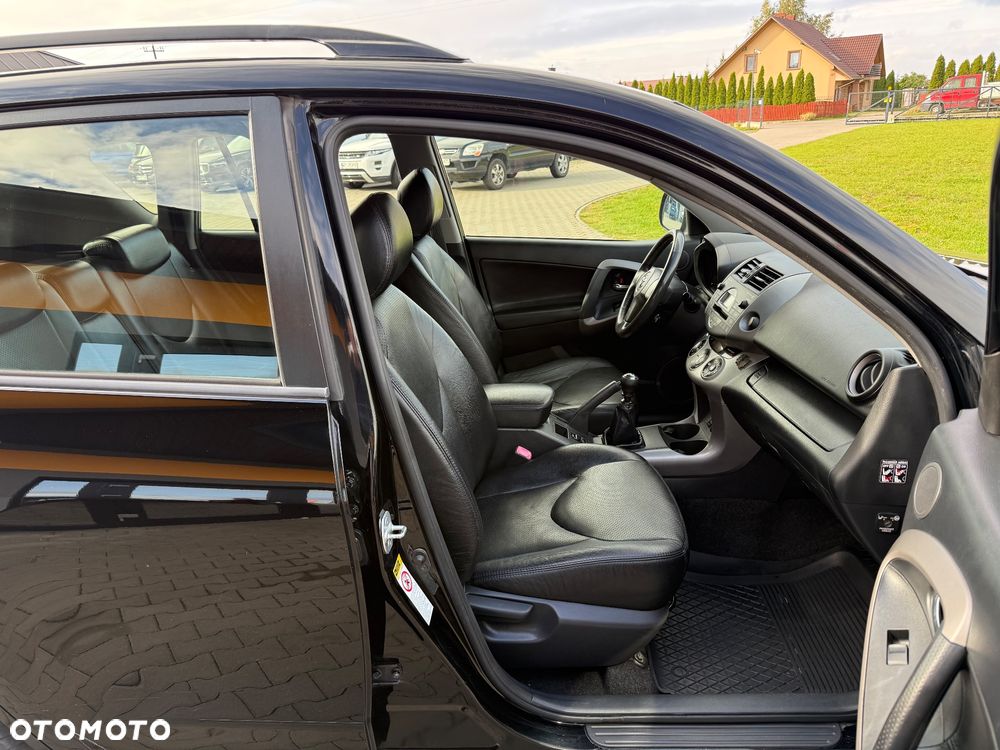 Toyota RAV4 2.2 D-4D Sol - 23