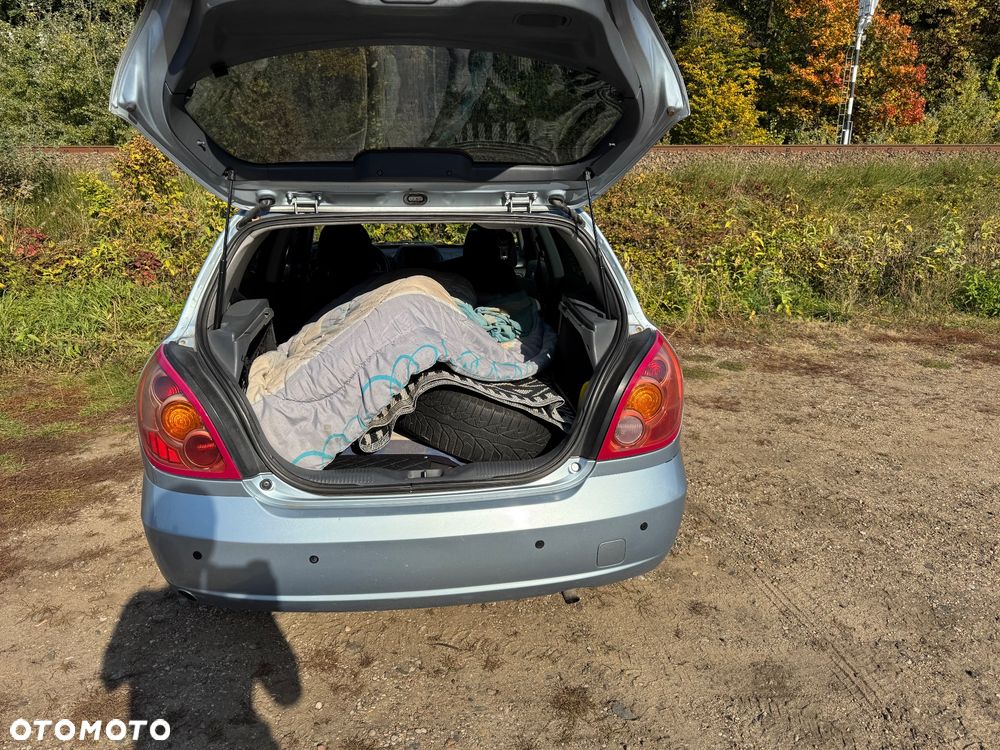Nissan Almera - 6