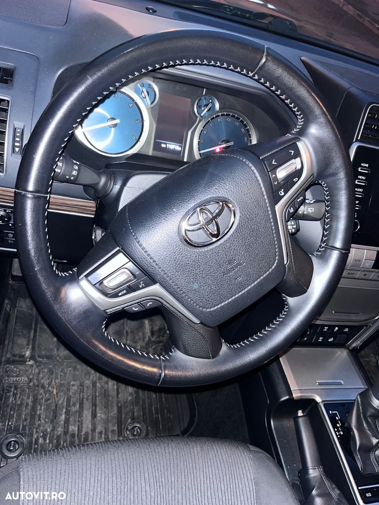 Toyota Land Cruiser 2.8l D-4D 204 CP A/T 7 locuri Executive - 8