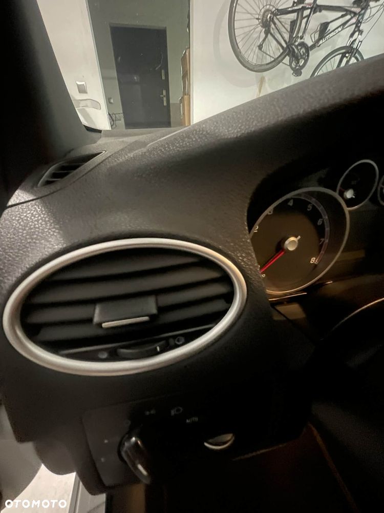 Ford Focus - 21