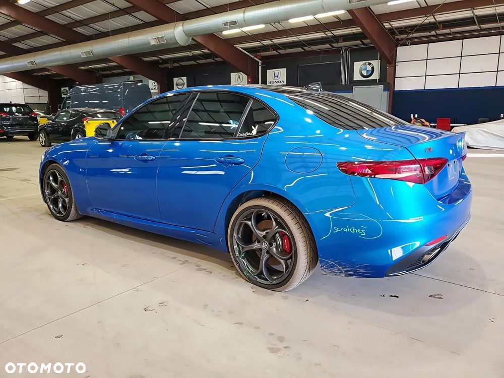 Alfa Romeo Giulia - 4