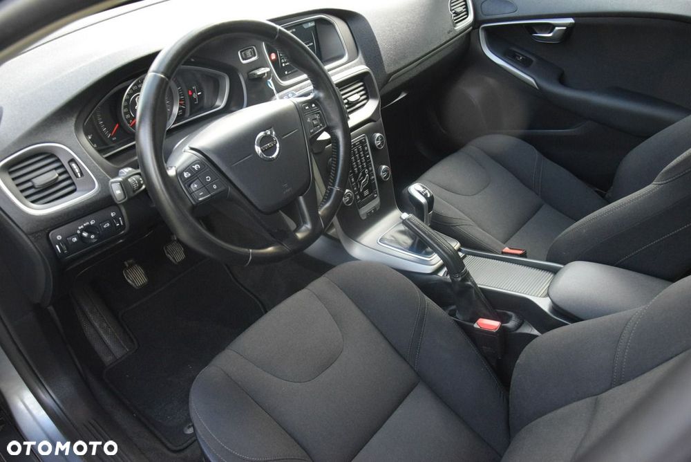 Volvo V40 D2 Kinetic - 19