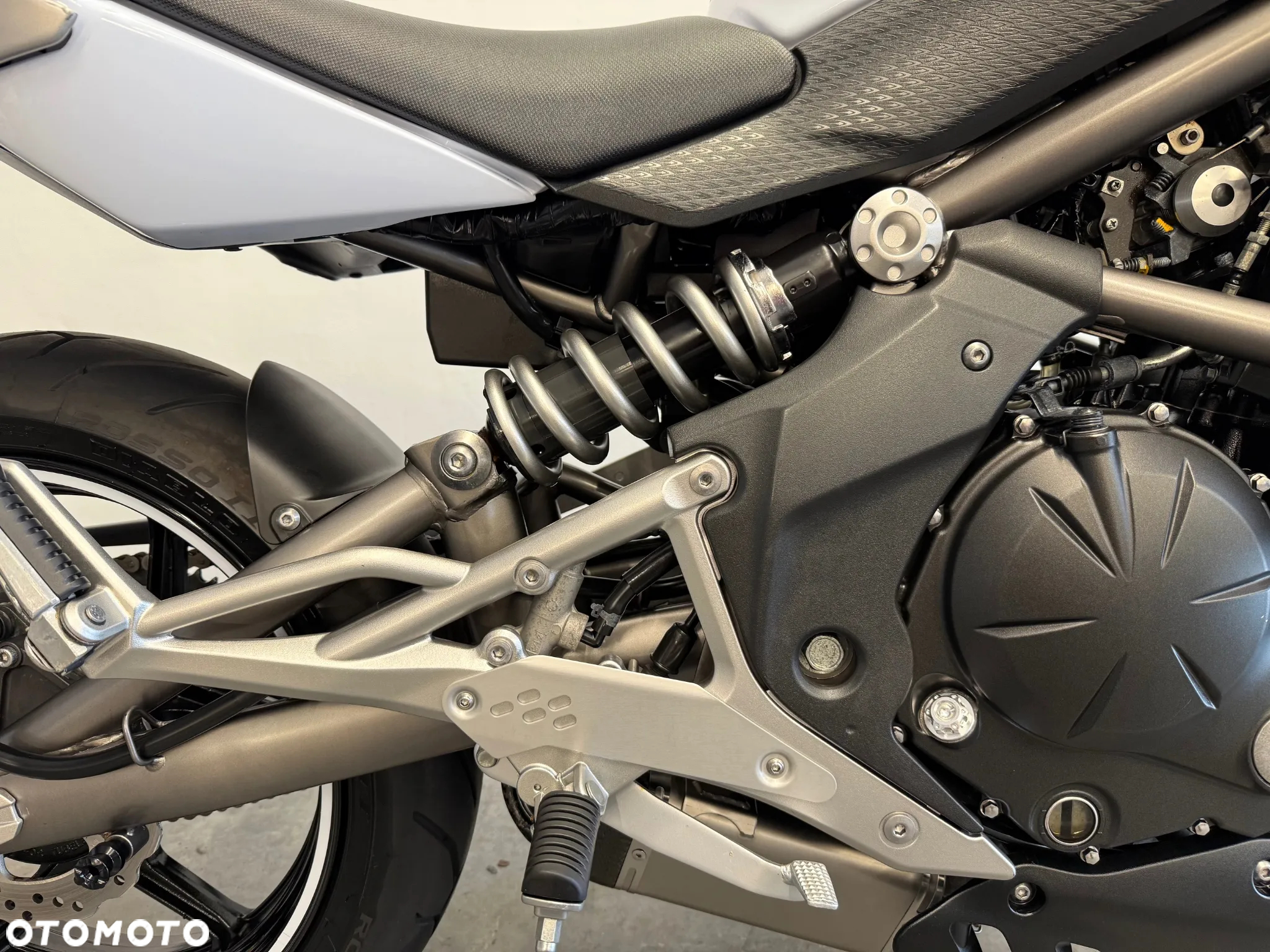 Kawasaki ER - 33
