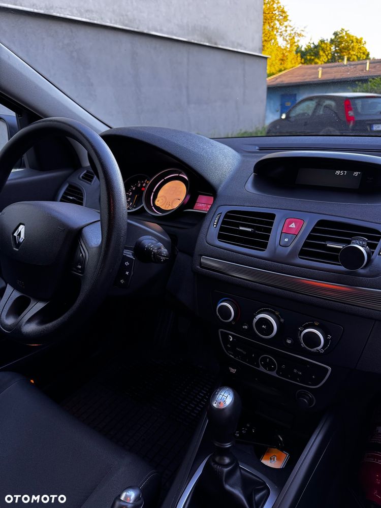 Renault Megane 1.6 16V 110 Expression - 9