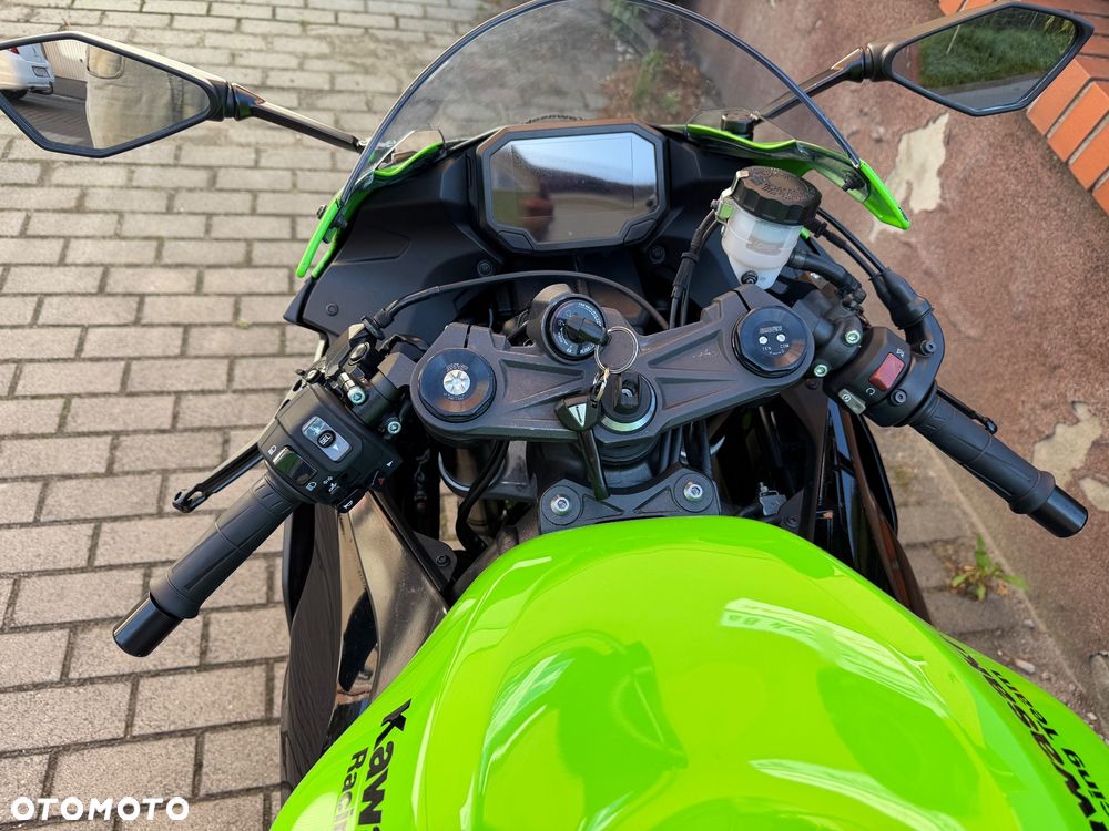 Kawasaki ZXR - 9