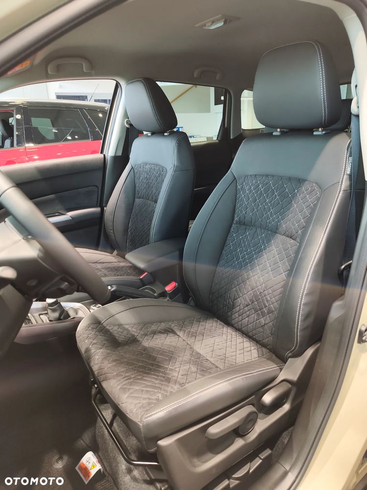 Suzuki Vitara 1.4 Boosterjet mHEV Elegance 4WD - 32
