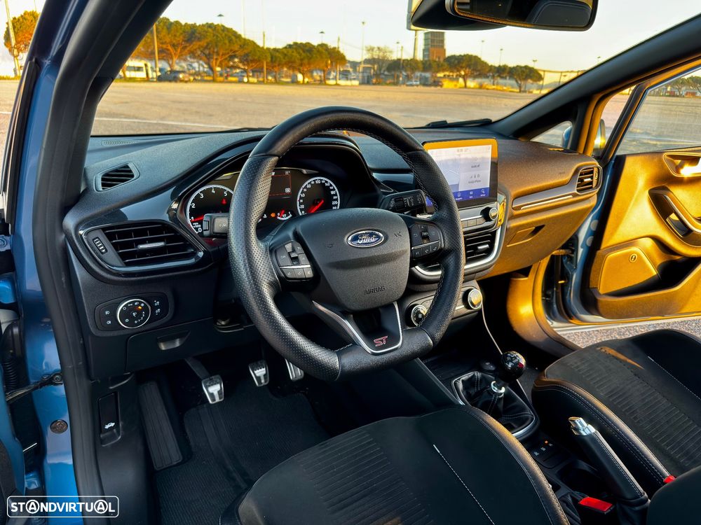 Ford Fiesta 1.5 EcoBoost ST High - 36