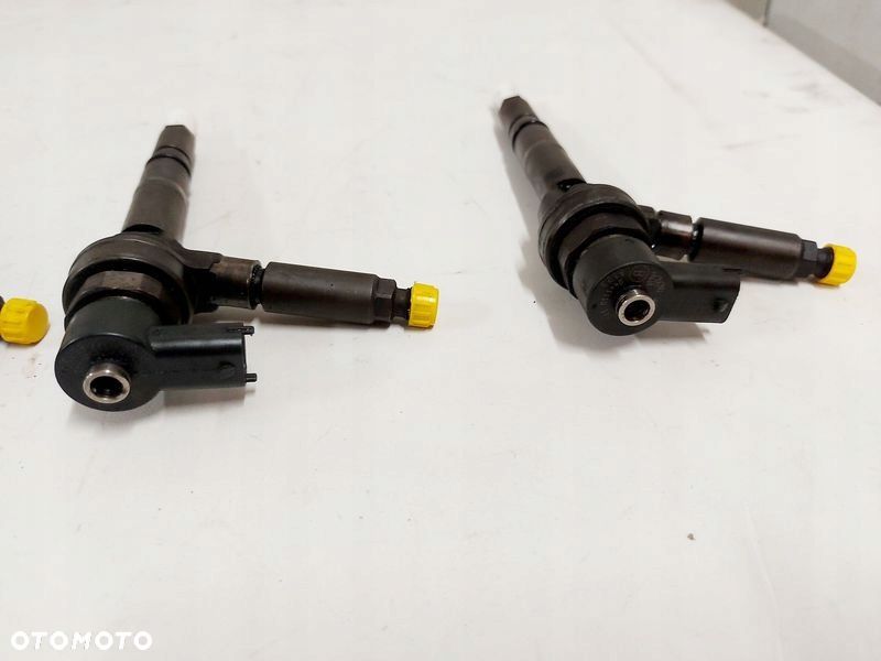 OPEL ASTRA 3 III H MERIVA A 1.7 CDTI WTRYSKIWACZ WTRYSK PALIWA 0445110175 - 6