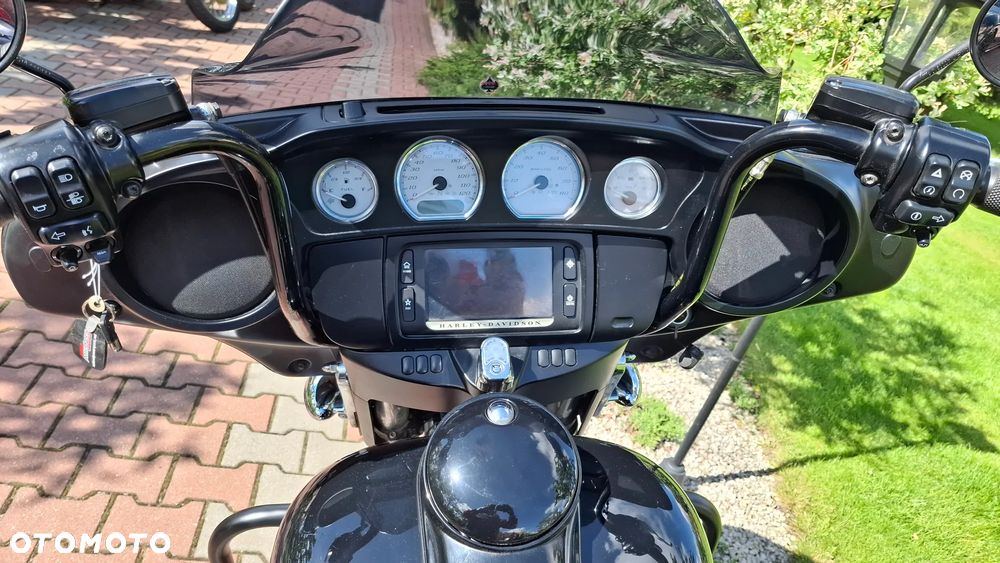 Harley-Davidson Touring Street Glide - 22