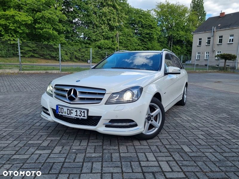 Mercedes-Benz Klasa C 180 CGI BlueEff Avantgarde - 5