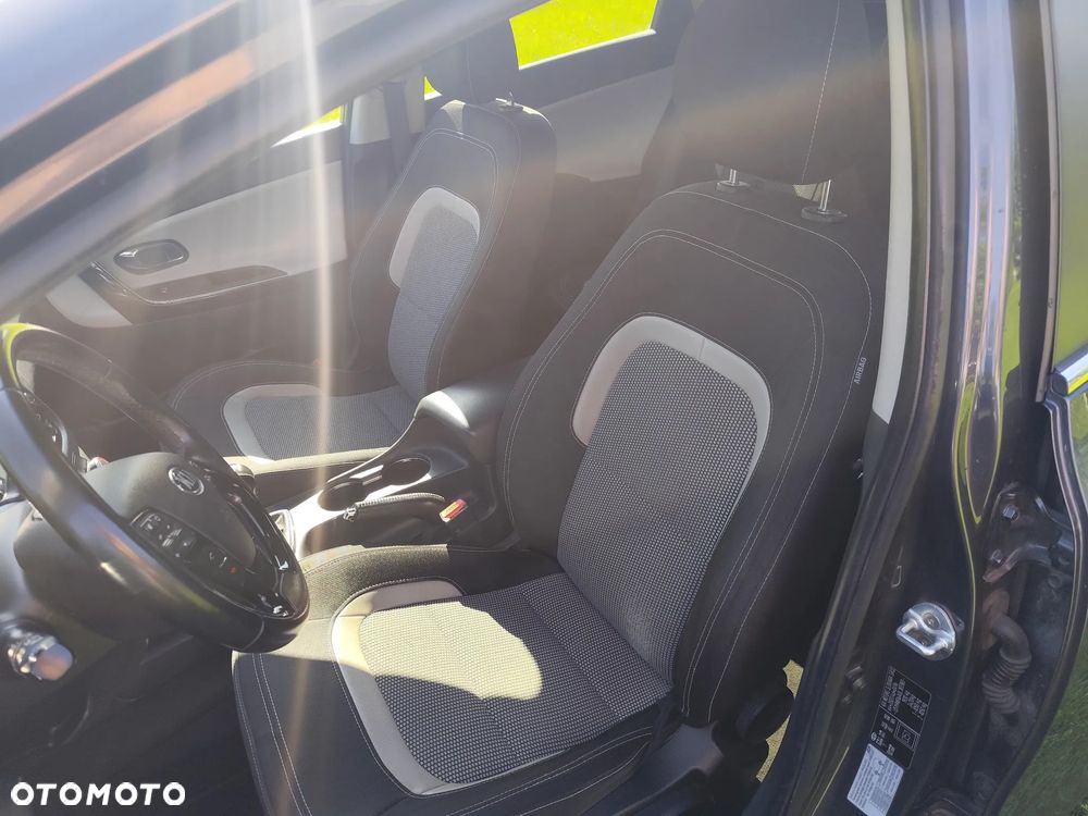 Kia Ceed - 10