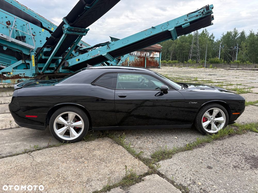 Dodge Challenger - 10