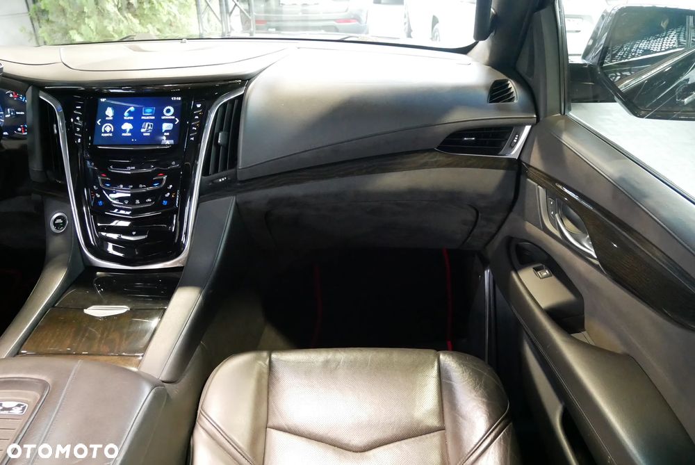 Cadillac Escalade 6.2 V8 ESV Platinum - 17