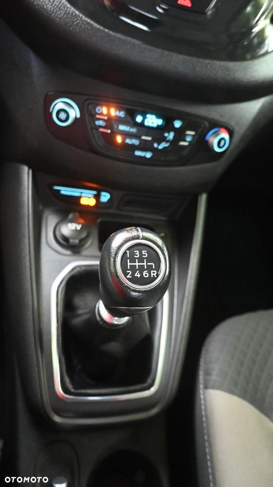 Ford Tourneo Courier 1.0 EcoBoost Titanium - 27