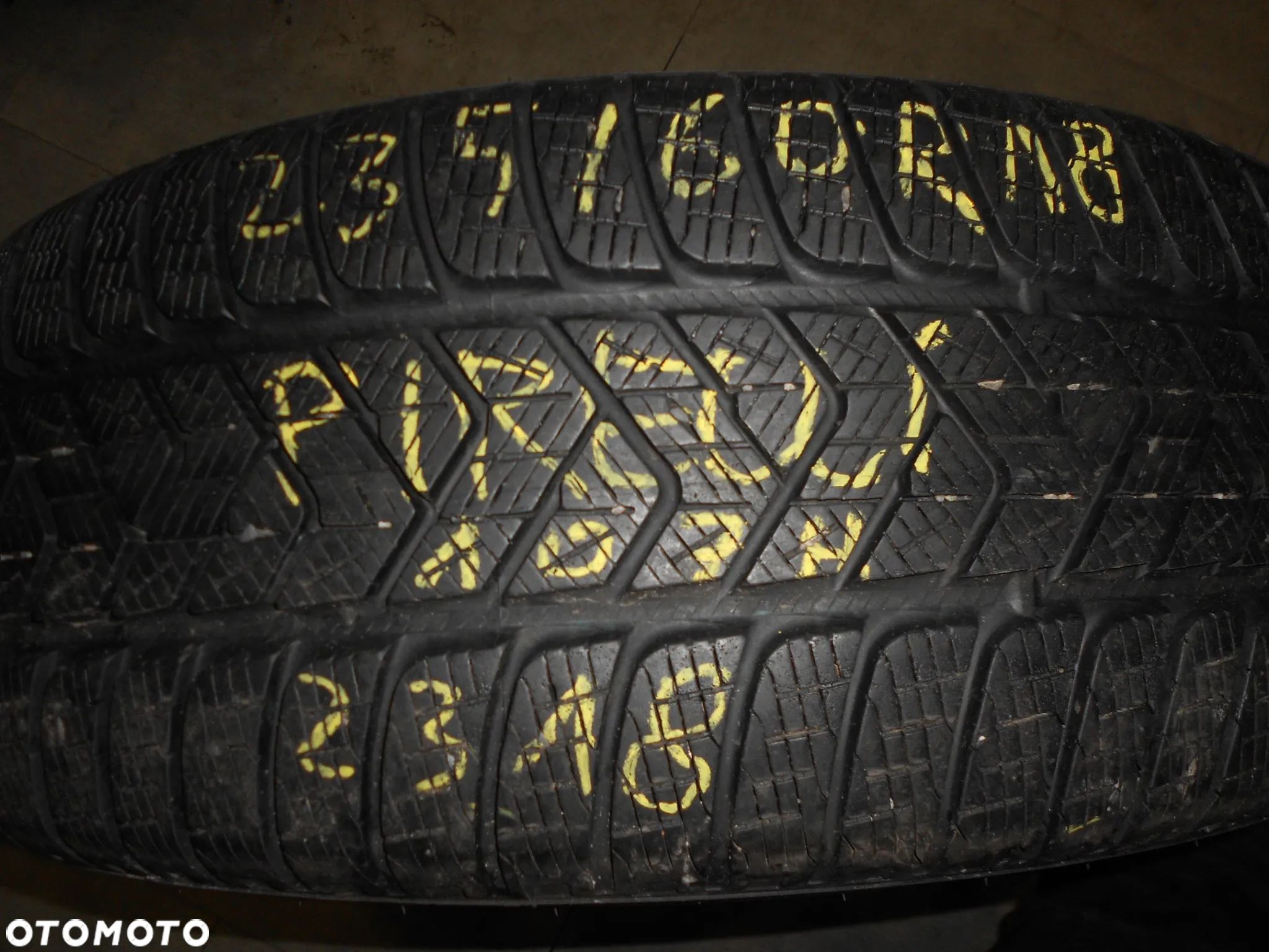 OPONA POJEDYNKA 235/60R18 PIRELLI SCORPION WINTER DOT 2318 8.2MM - 1