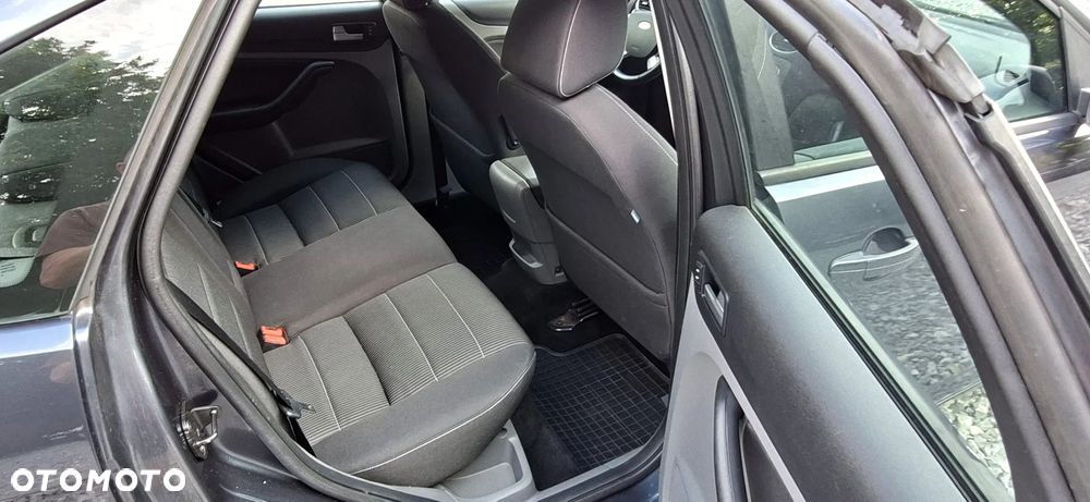 Ford Focus 1.6 16V Titanium - 17
