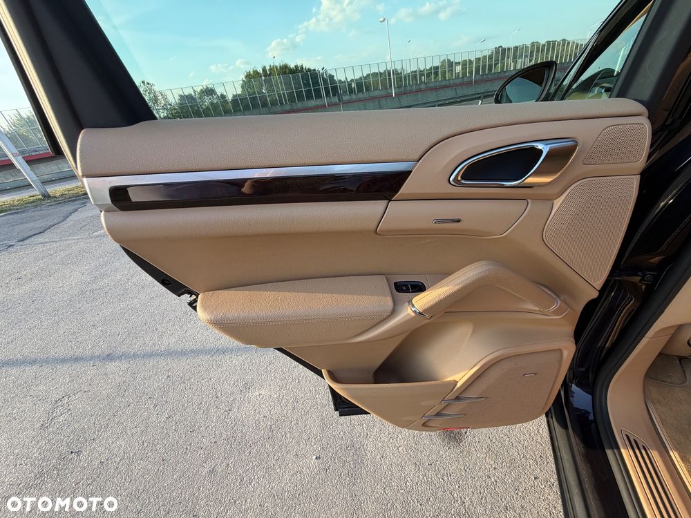 Porsche Cayenne - 18
