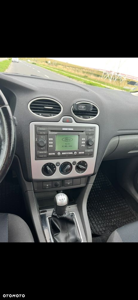 Ford Focus 2.0 16V Sport - 14