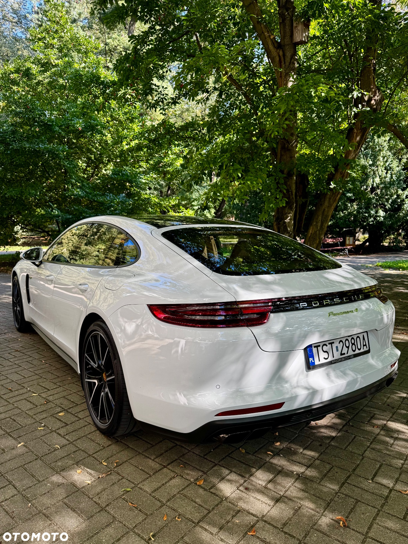 Porsche Panamera 4 E-Hybrid - 4