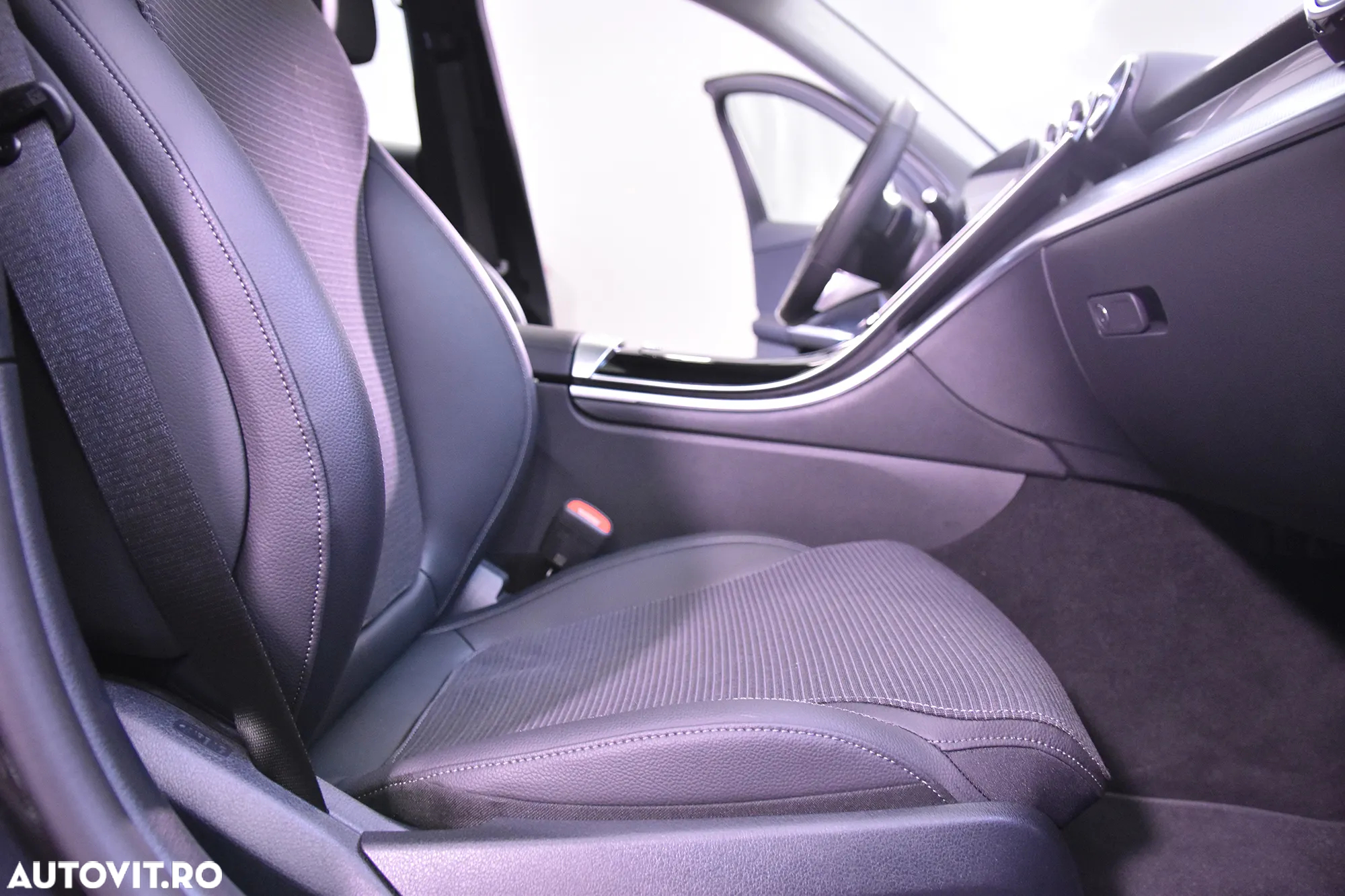 Mercedes-Benz C 220 d 9G-TRONIC - 11