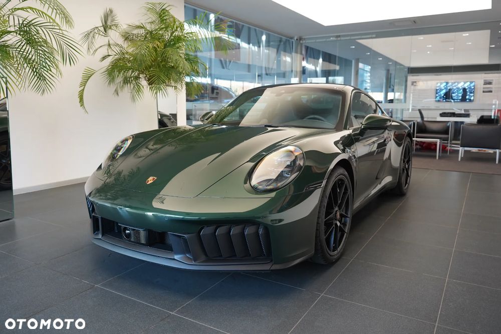 Porsche 911 Carrera 4 GTS - 6