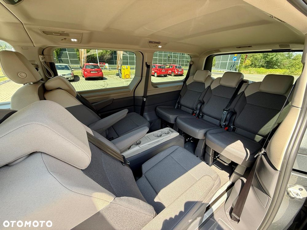 Volkswagen Multivan - 30