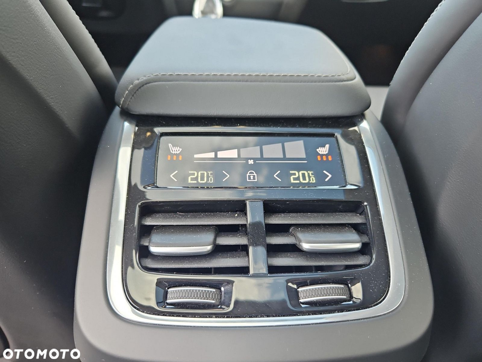 Volvo S60 B5 B AWD Ultimate Dark - 23