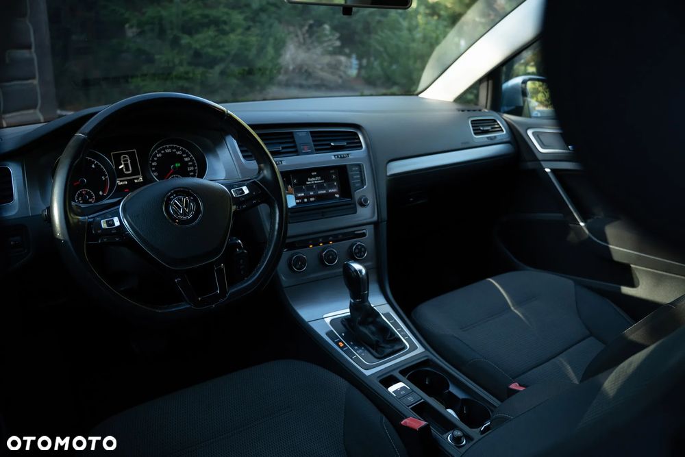 Volkswagen Golf 1.6 BlueTDI DSG Comfortline - 26